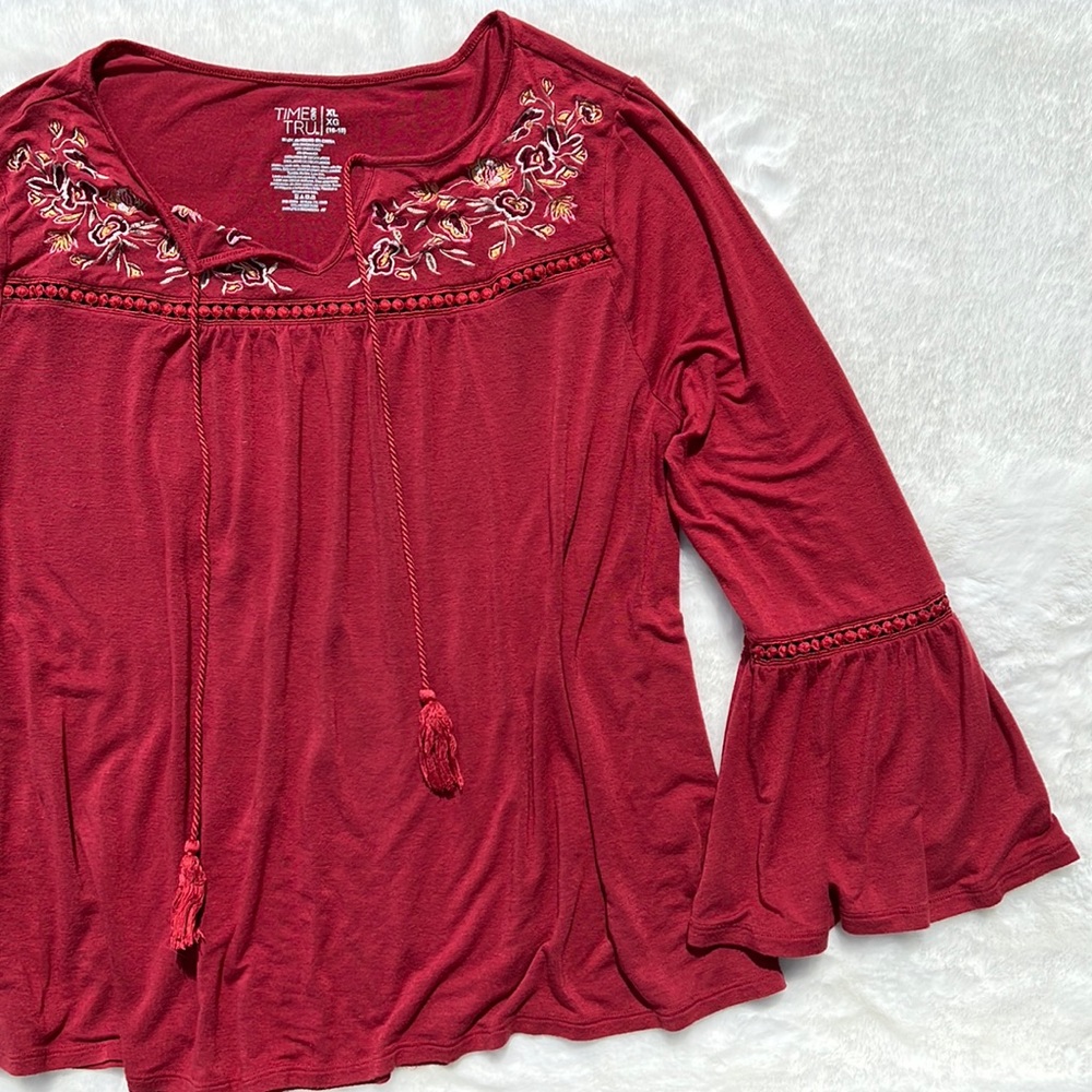 Time & Tru Bell Sleeve Peasant‎ Top